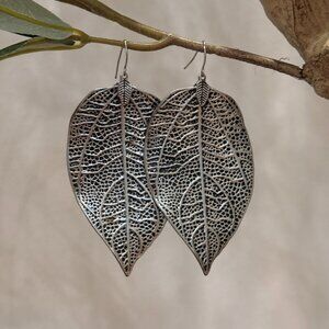 VINTAGE LEAF SILVER EARRINGS